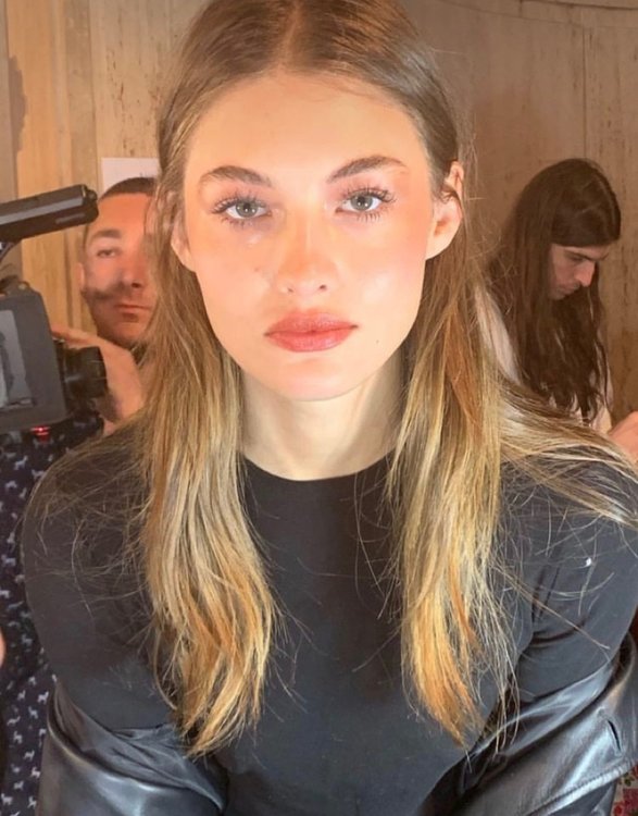 Alisaaa. Grace Elizabeth Backstage. K_alisaaa.