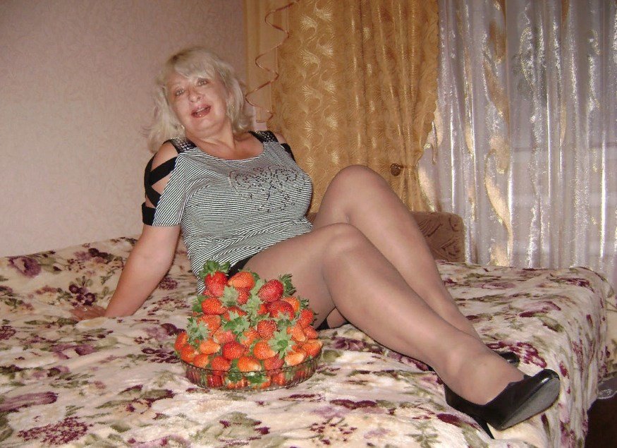 Зрелые от 1 лица. Mature women fully Dressed 31 - 67 pics XHAMSTER.